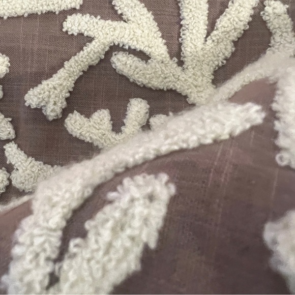 Throw Pillows Taupe & Cream. One PAIR. Coral Motif. 100% Duck Feather Inserts. - Picture 5 of 11